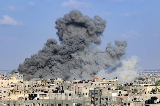 Gaza Under Fire: Ceasefire Resolution Fails to Halt Israeli Strikes