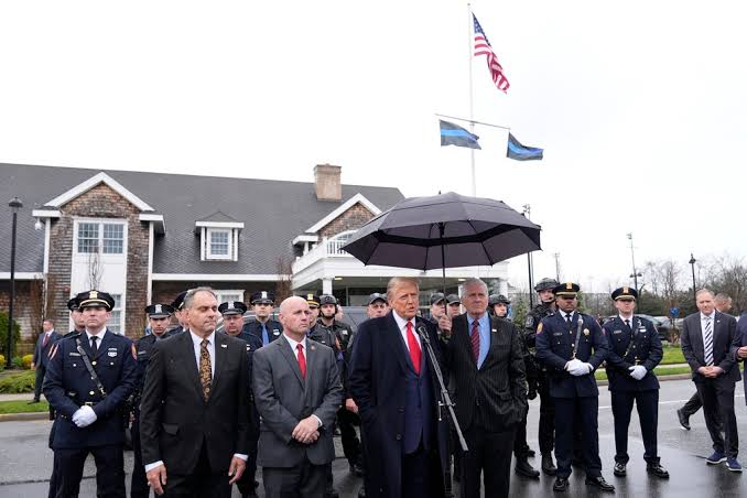 Trump Prays with Grieving Family of Slain NYPD Detective Jonathan Diller During Wake: A Touching Moment