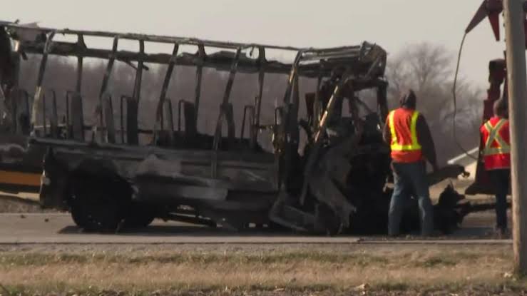 Tragic Collision in Illinois: School Bus and Semi-Truck Crash Claims Five Lives