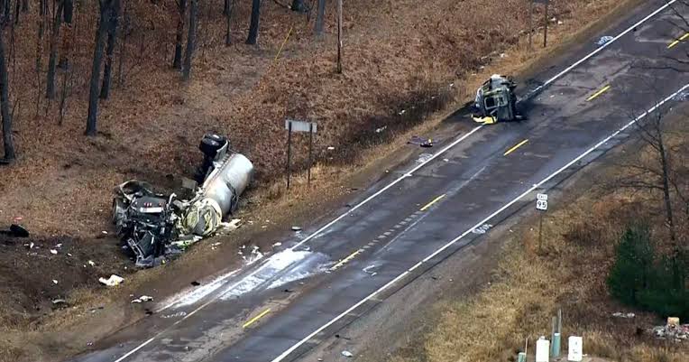 9 dead, 1 injured after semi-truck and van collide at highway intersection